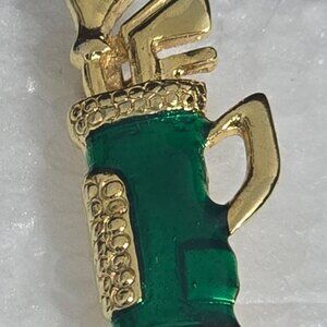 Gold Clubs Green Pin